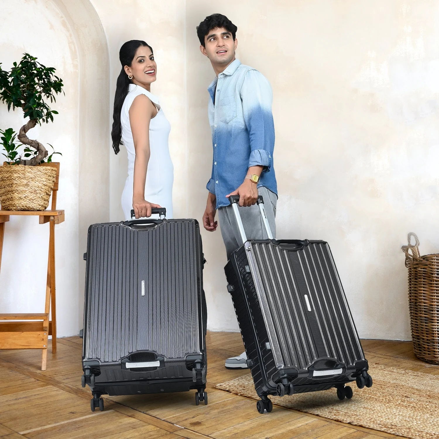 Black 8 Wheels Trolley Bag Set of 2 (Large + Medium)
