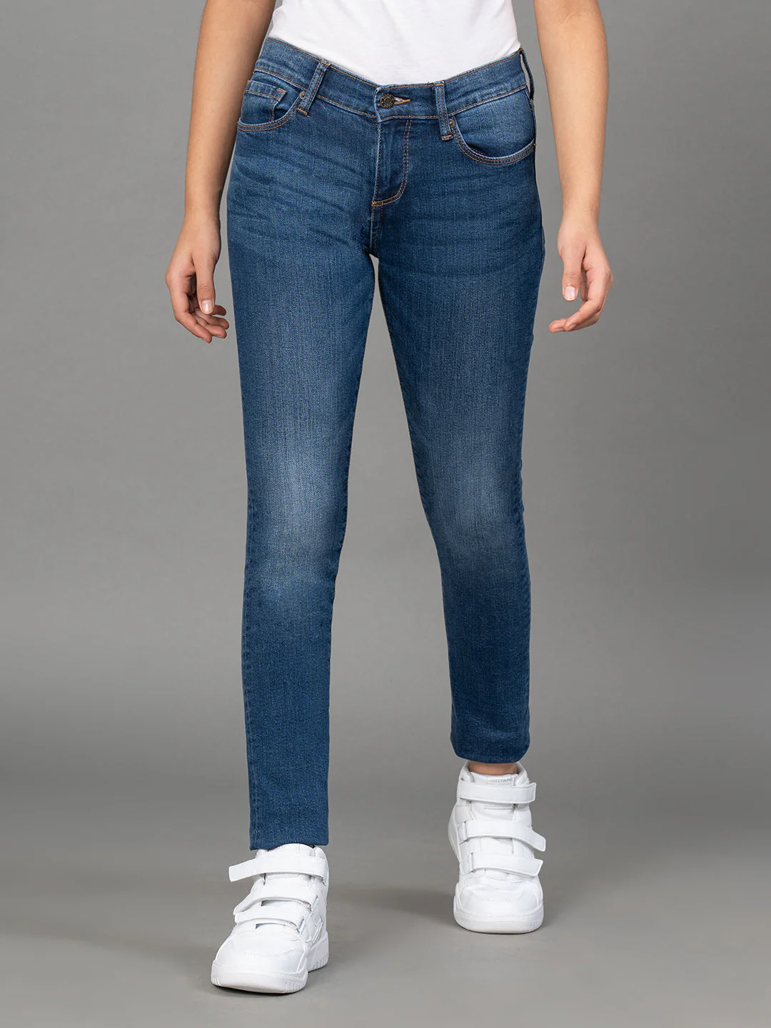 Girls Tinted Blue Solid Cotton Stretched Jeans