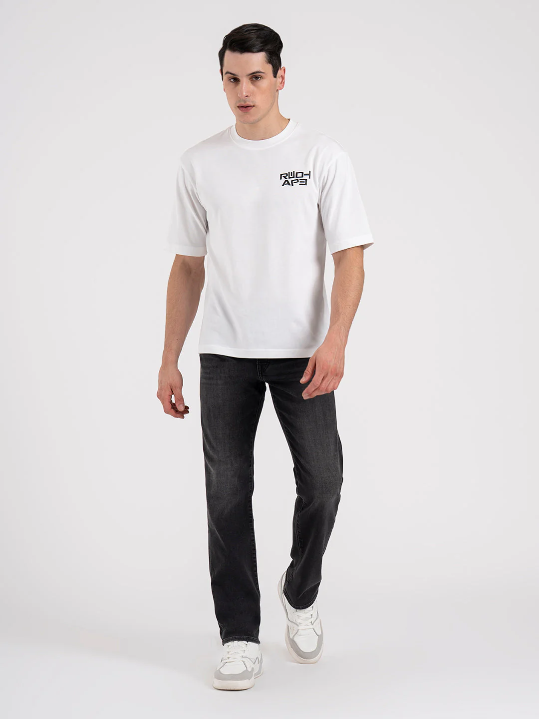 Menâ€™s Knitted Straight Fit Denim Jeans - Image 5