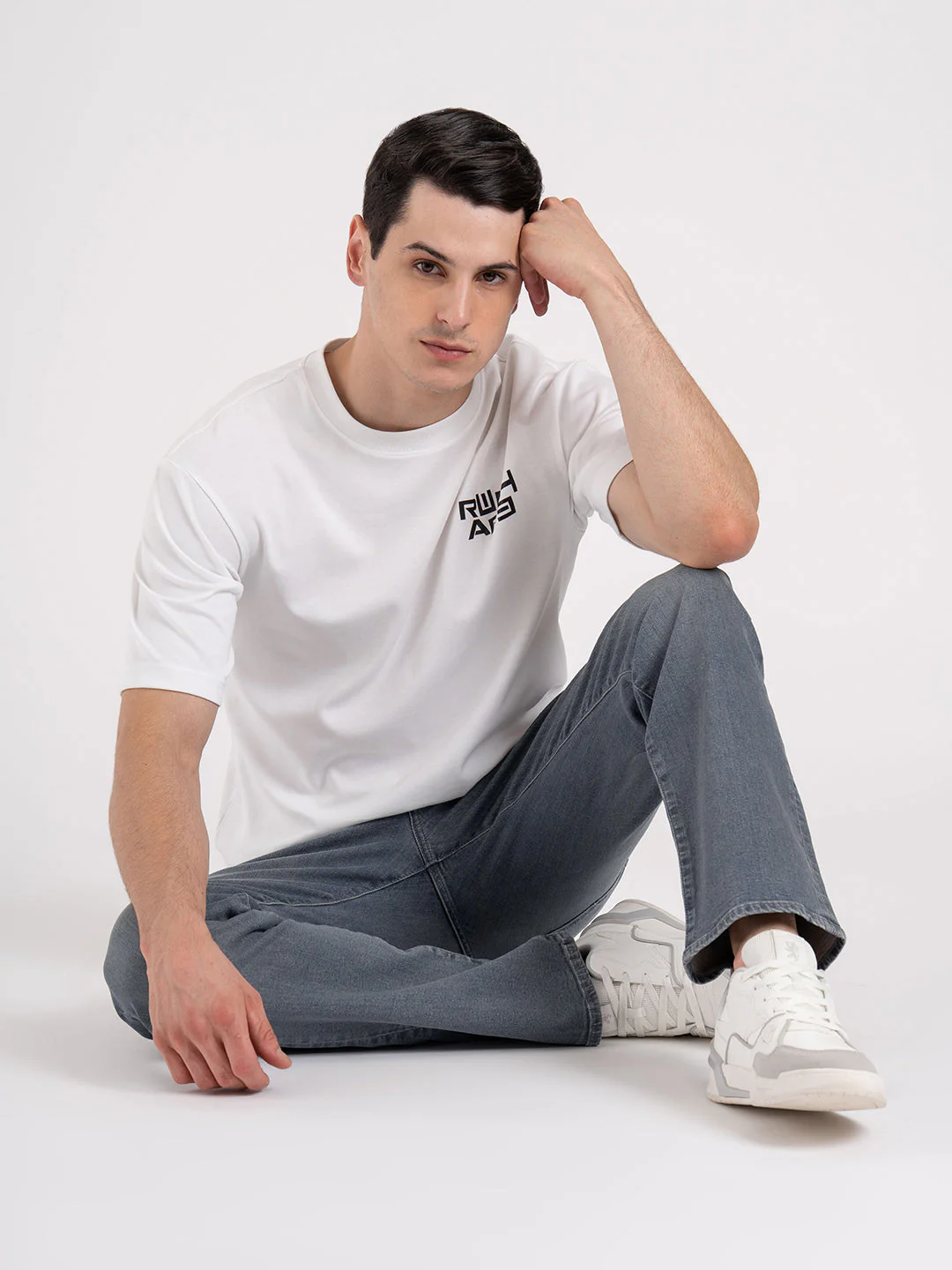 Men's Straight Fit Denim Jeans - Image 7