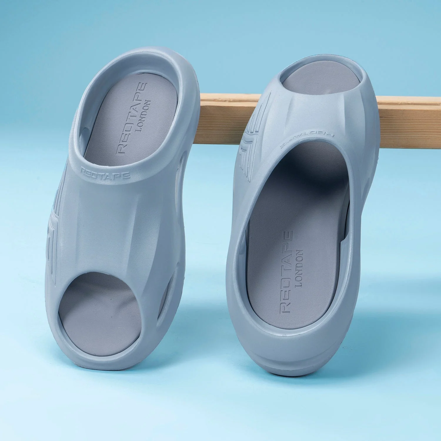 Casual Sliders for Men | Refined Round-Toe Shape with a Relaxing Slip-On Support