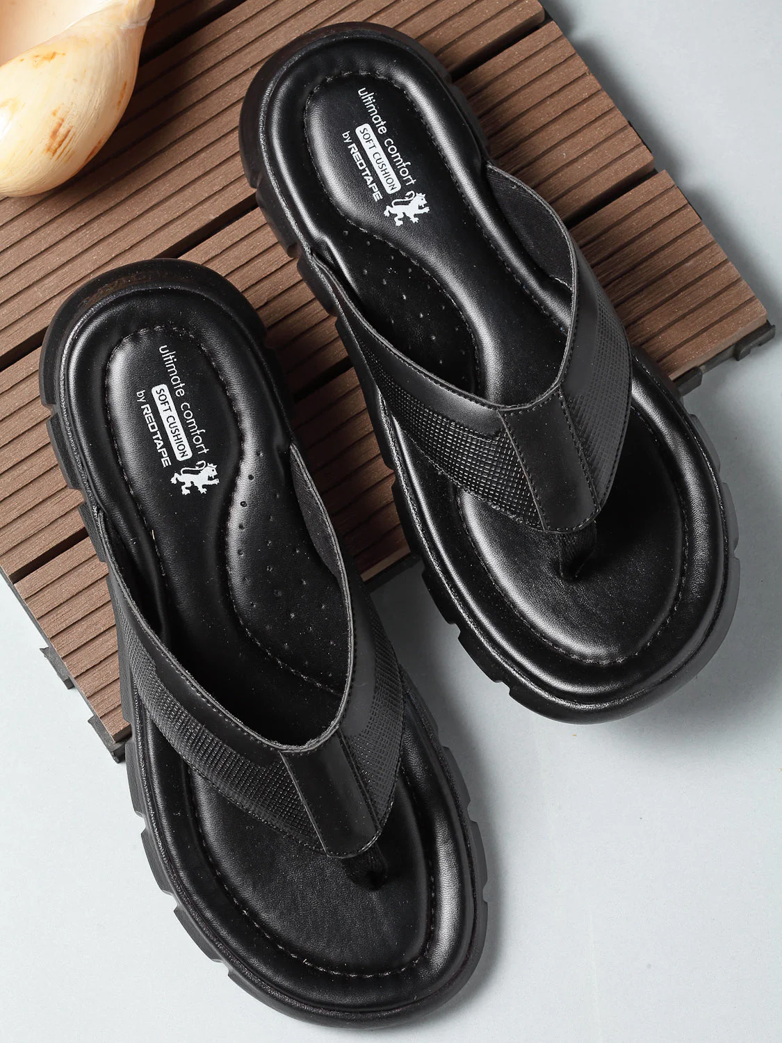 Casual Thongs for Men | Refined Round-Toe Shape with a Relaxing Slip-On Support
