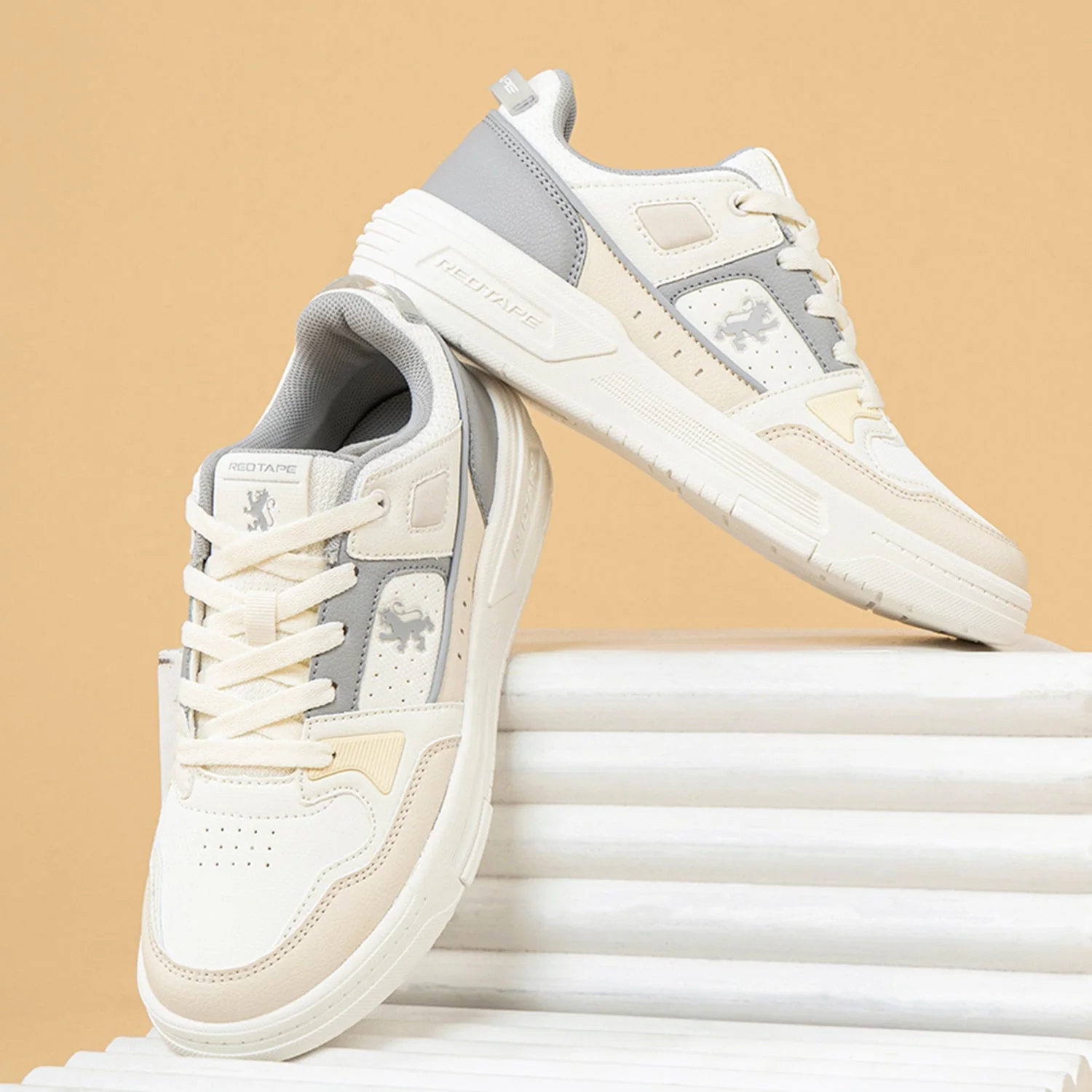 Lifestyle Sneaker Shoes for Women Classic Rounded Toe & Pampering Cushioned Comfort