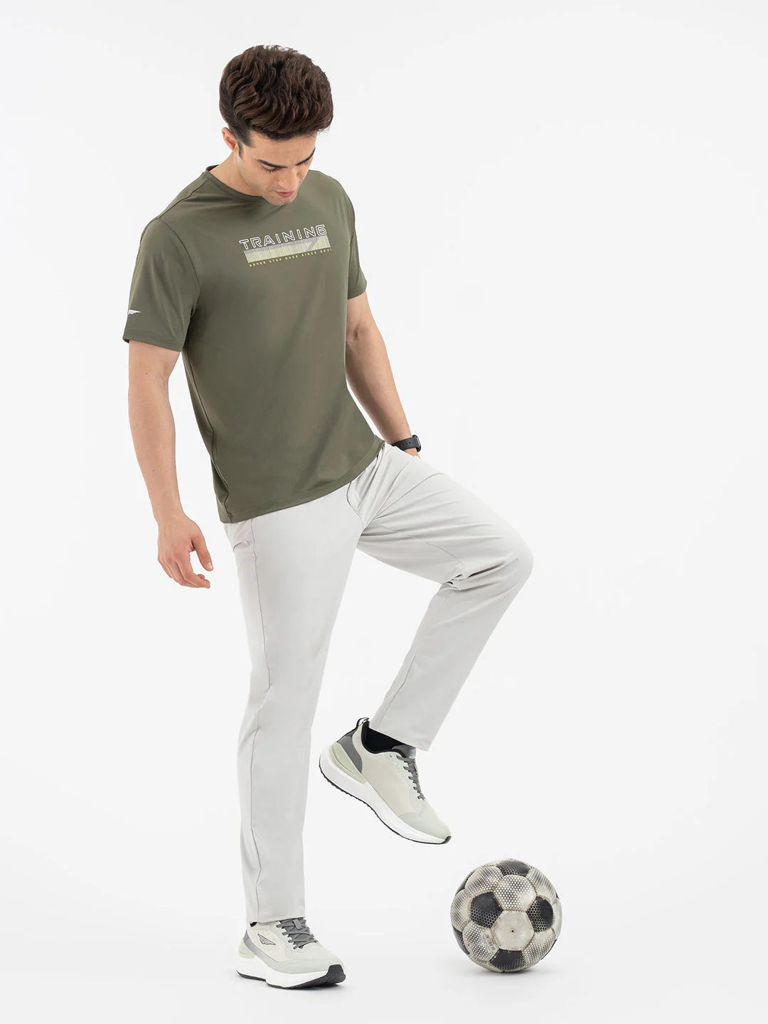 Red Tape Men’s Dark Olive Graphic Activewear T-Shirt - Image 5