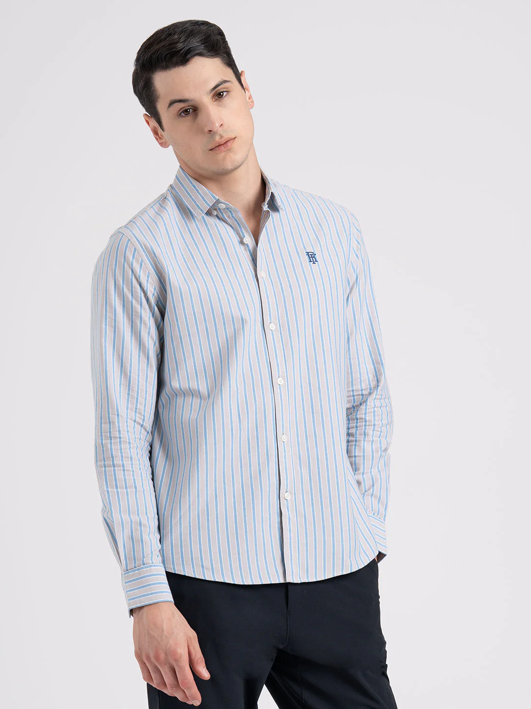 Men's Oxford Stripe Shirt for Casual Everyday Style - Image 2