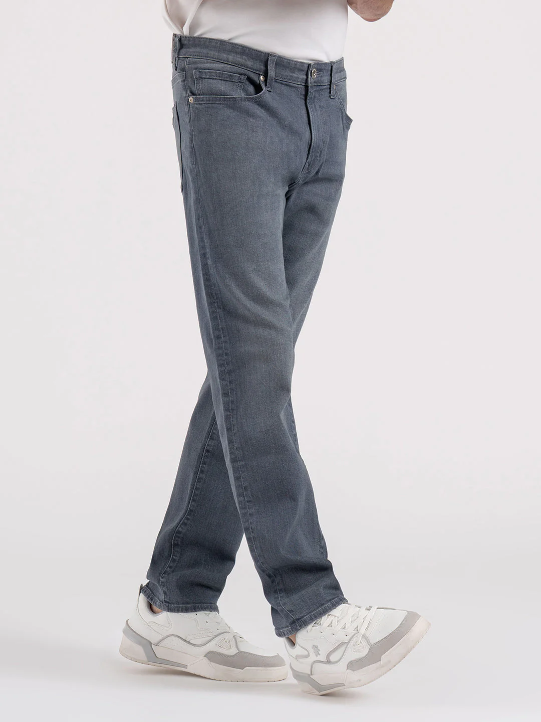 Men's Vintage Light Indigo Solid Cotton Spandex Straight Fit Jeans - Image 6