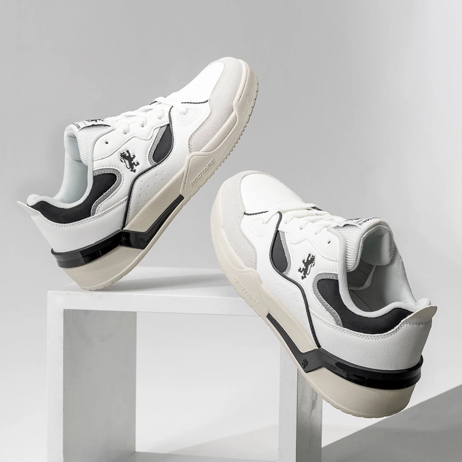 Casual Lifestyle Sneakers for Men - Image 5