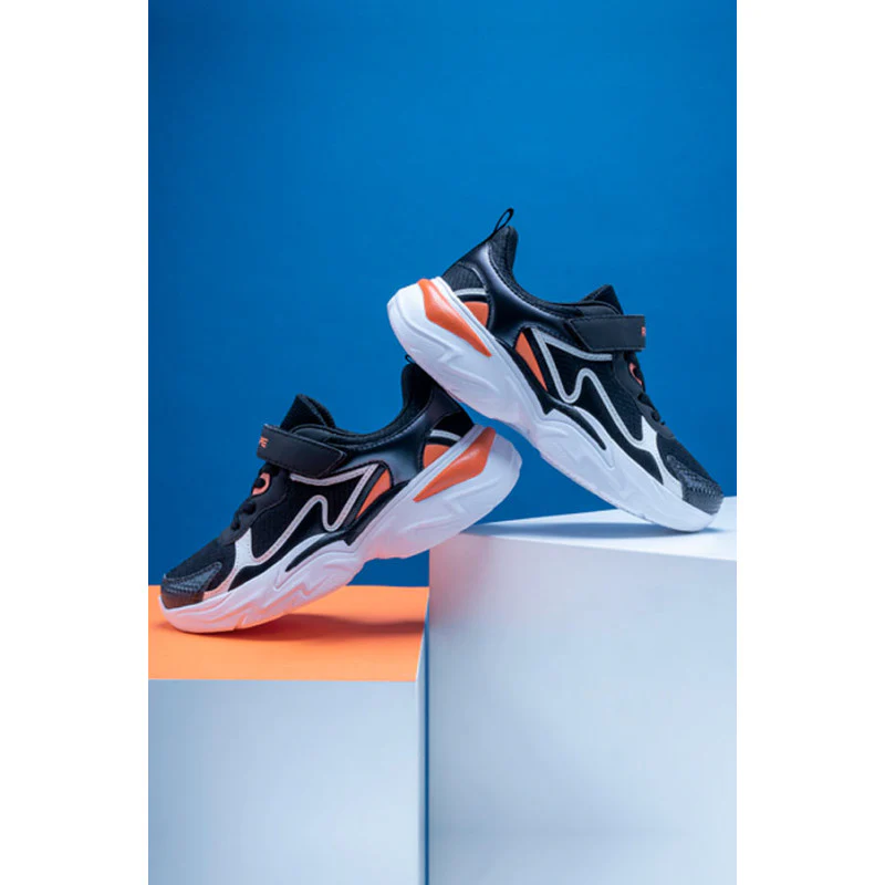 Kids-Unisex Black Walking Shoes