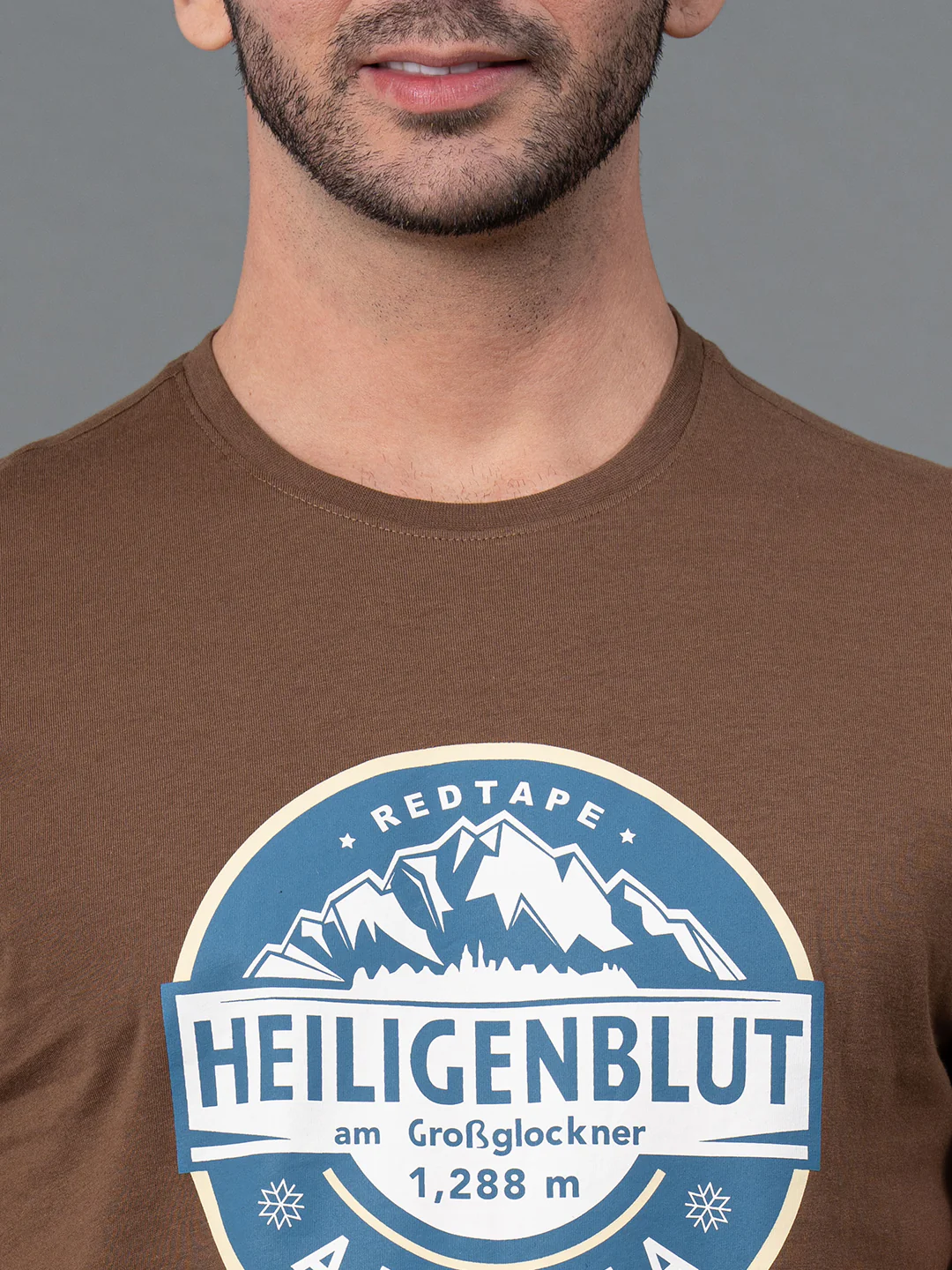 Men Casual Round Neck Brown T-Shirt - Image 4