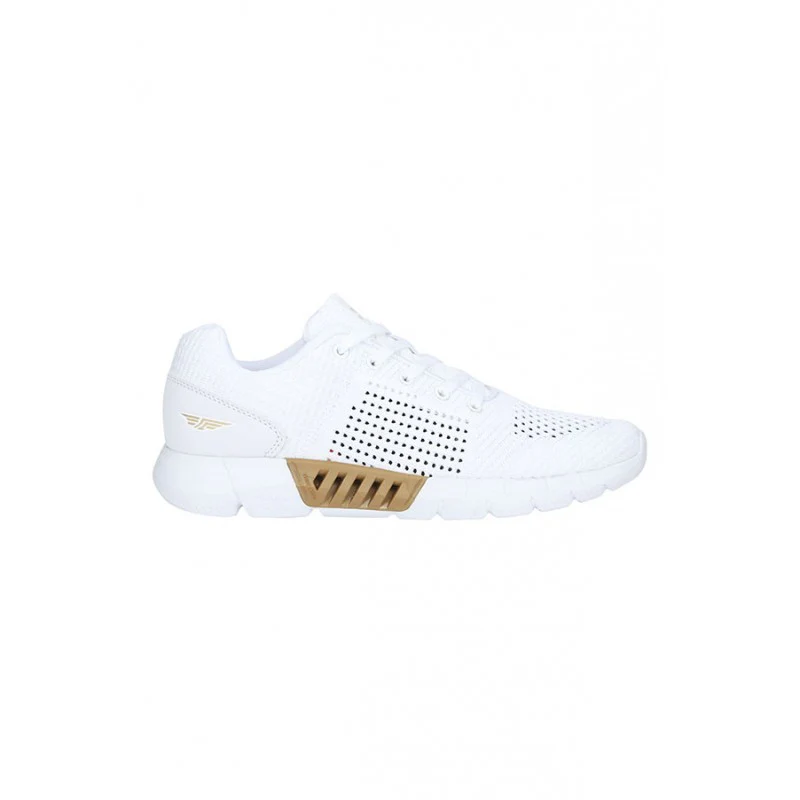 men white walking shoes