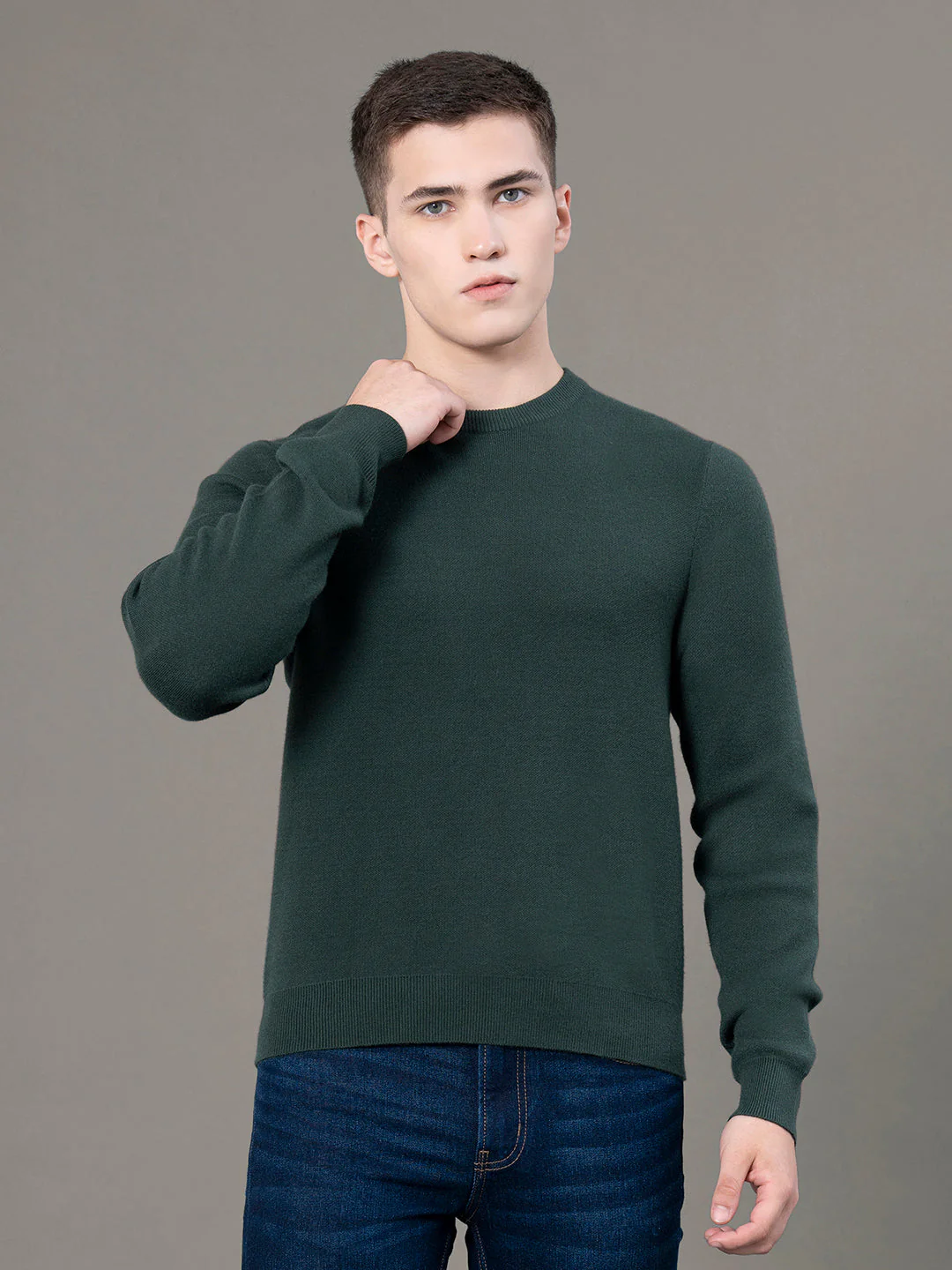 Round Neck Solid Sweater for Men