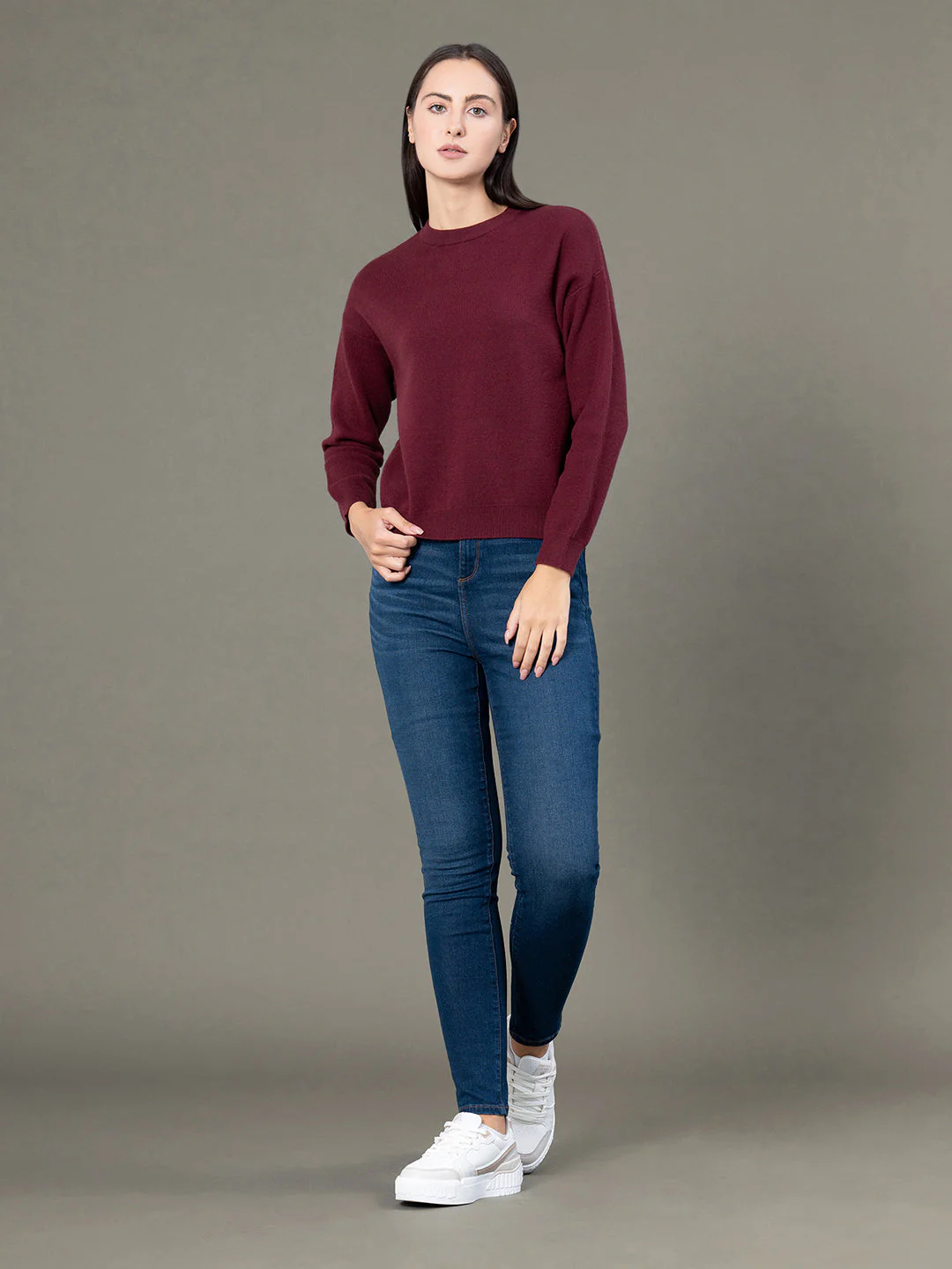 Round Neck Solid Sweater for Women - Image 5