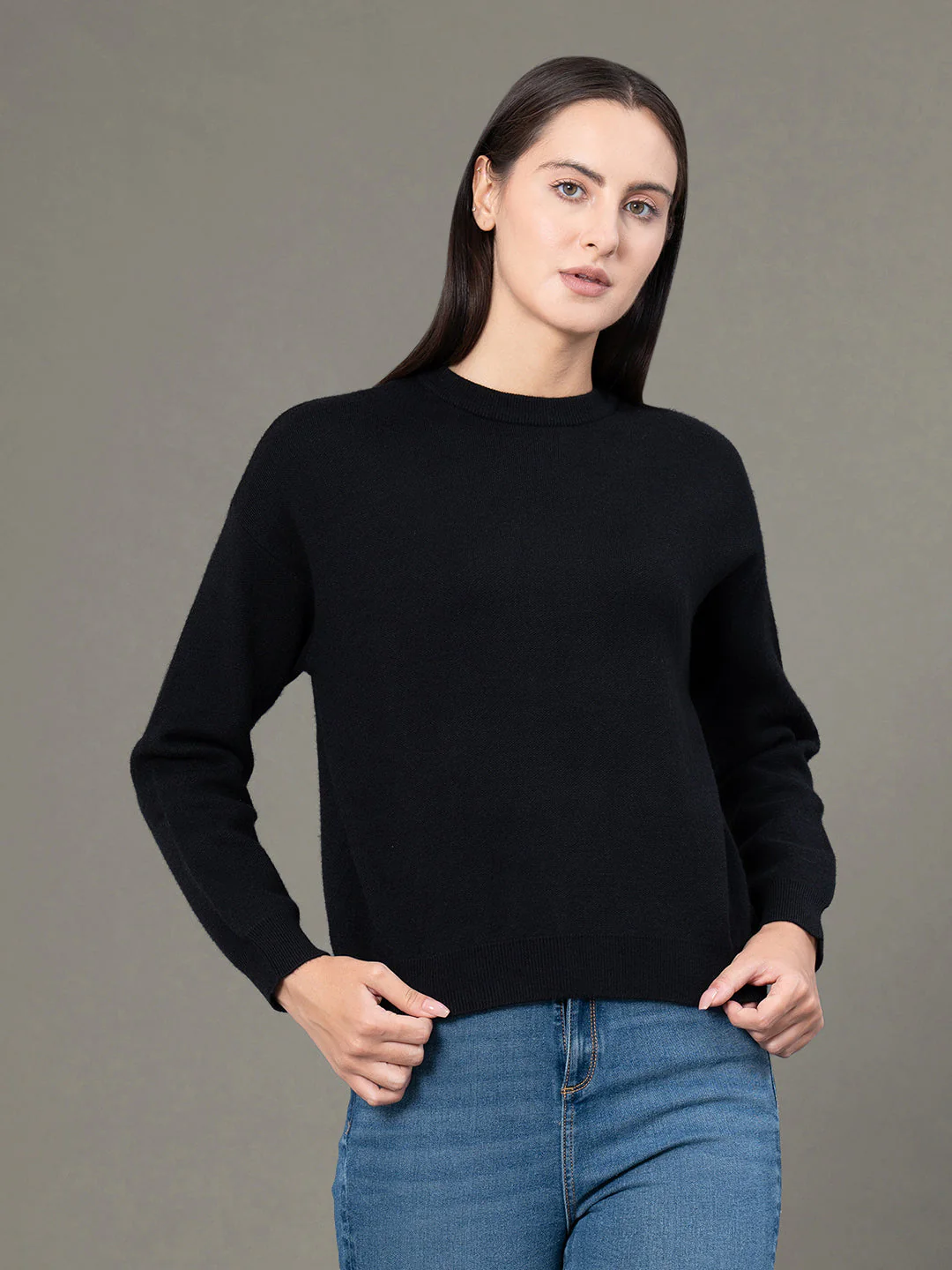 Round Neck Solid Sweater for Women