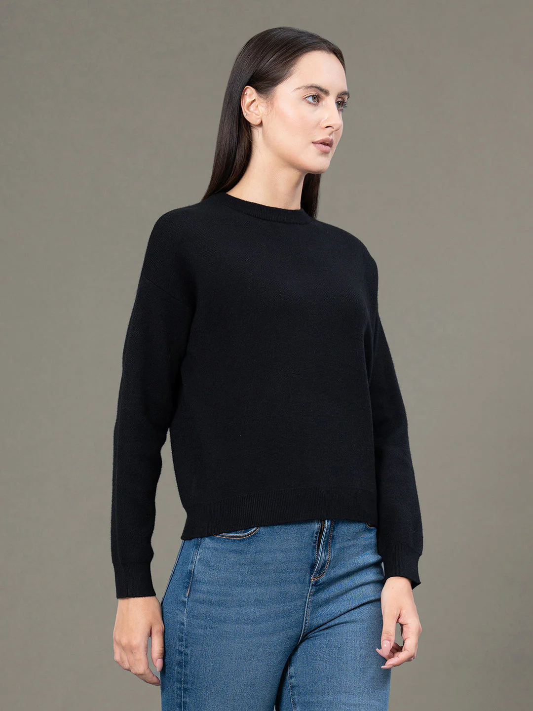 Round Neck Solid Sweater for Women - Image 2