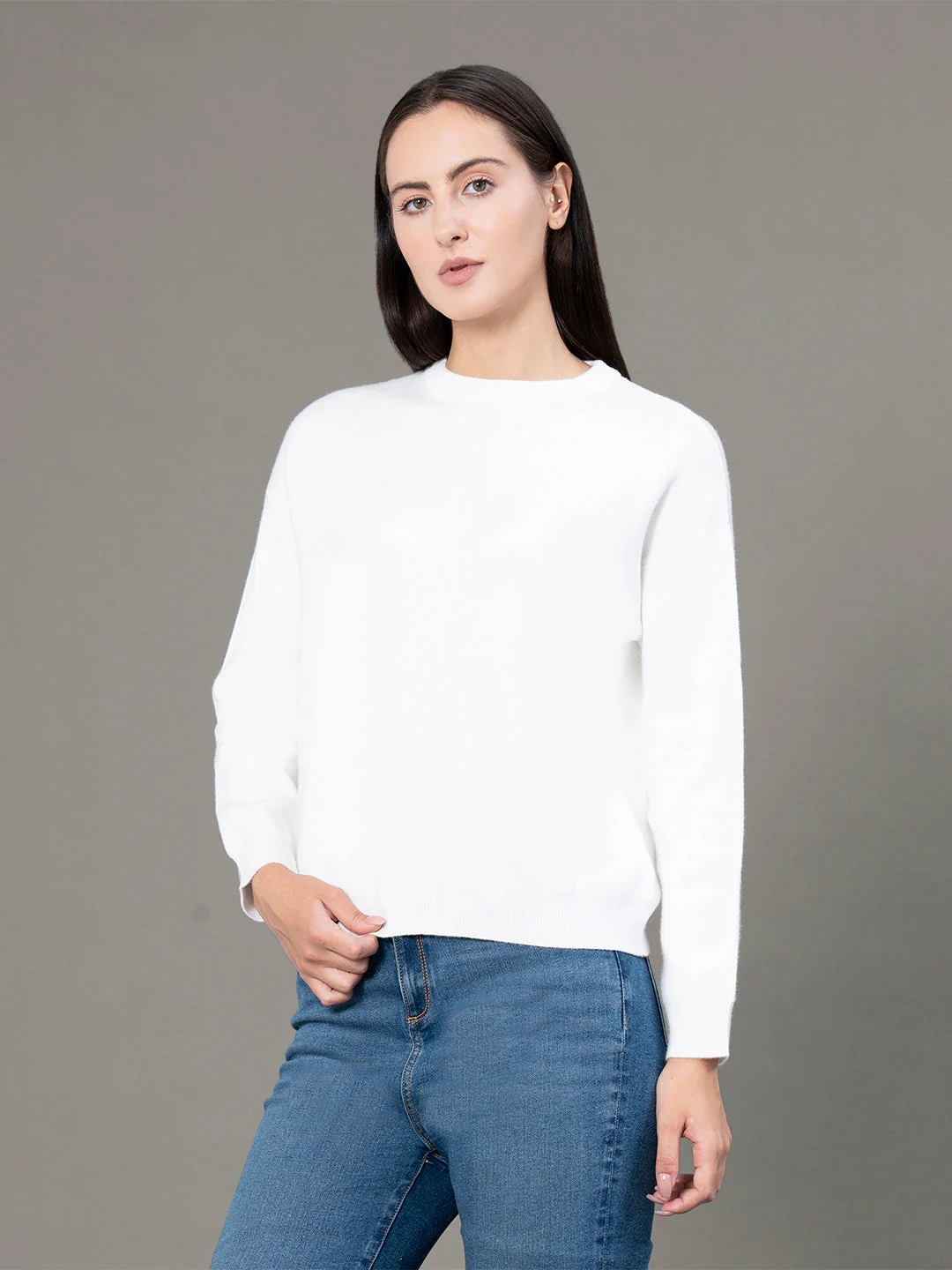 Round Neck Solid Sweater for Women - Image 2