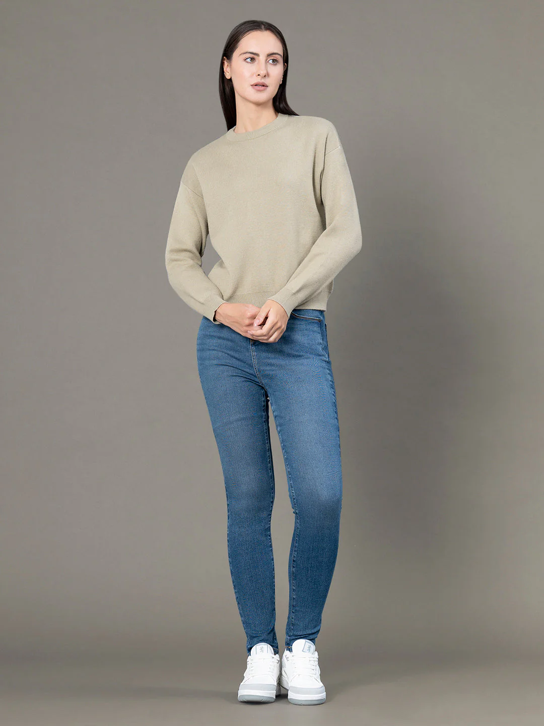 Round Neck Solid Sweater for Women - Image 5