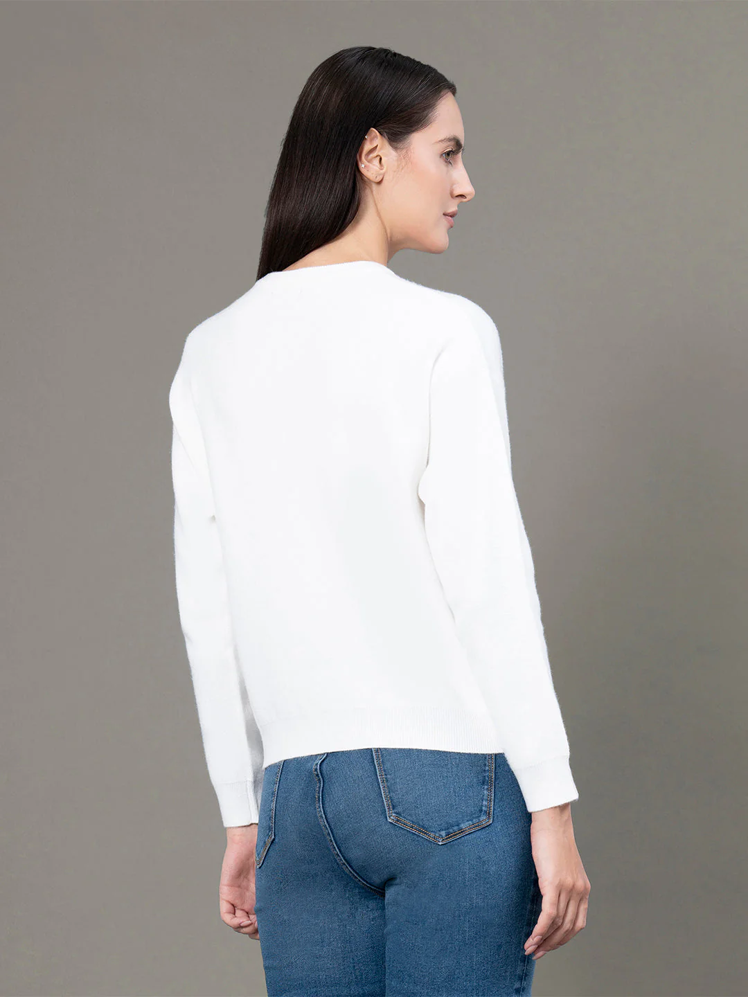 Round Neck Solid Sweater for Women - Image 3