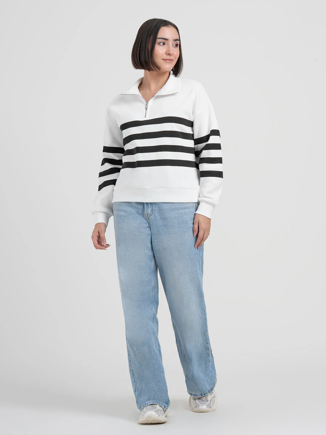 White Sweatshirt for Women | Sweatshirt for Winter Effortless Look