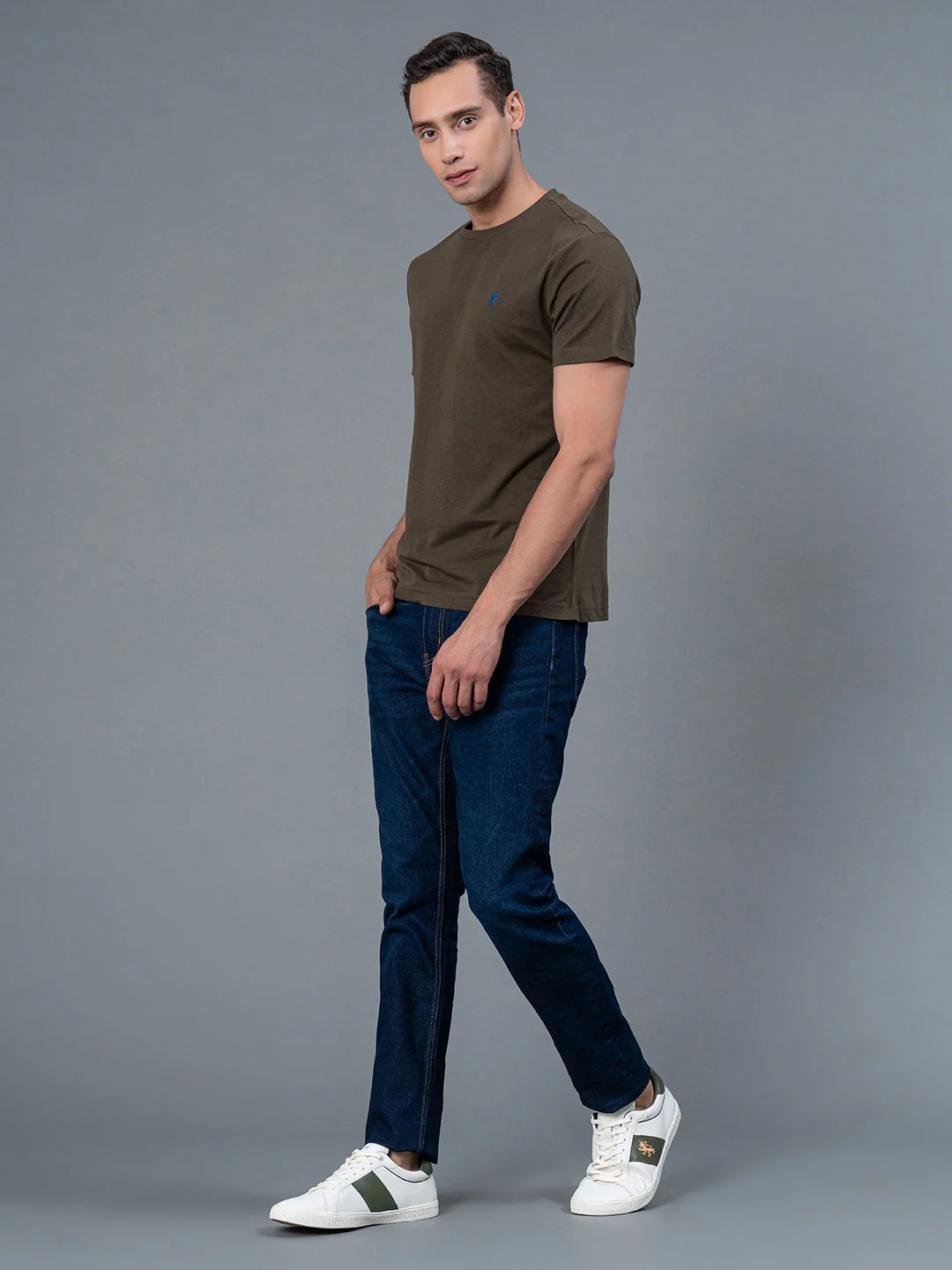 Solid Dark Olive Round Neck T-Shirt for Men - Image 5
