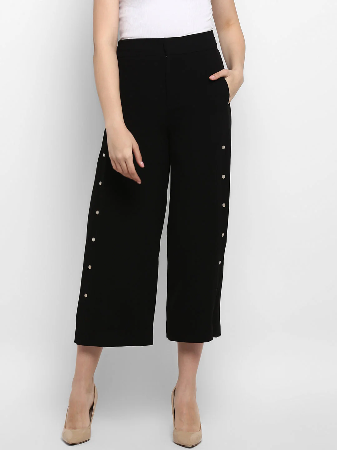 Women Black Solid Poly Moss Culotte