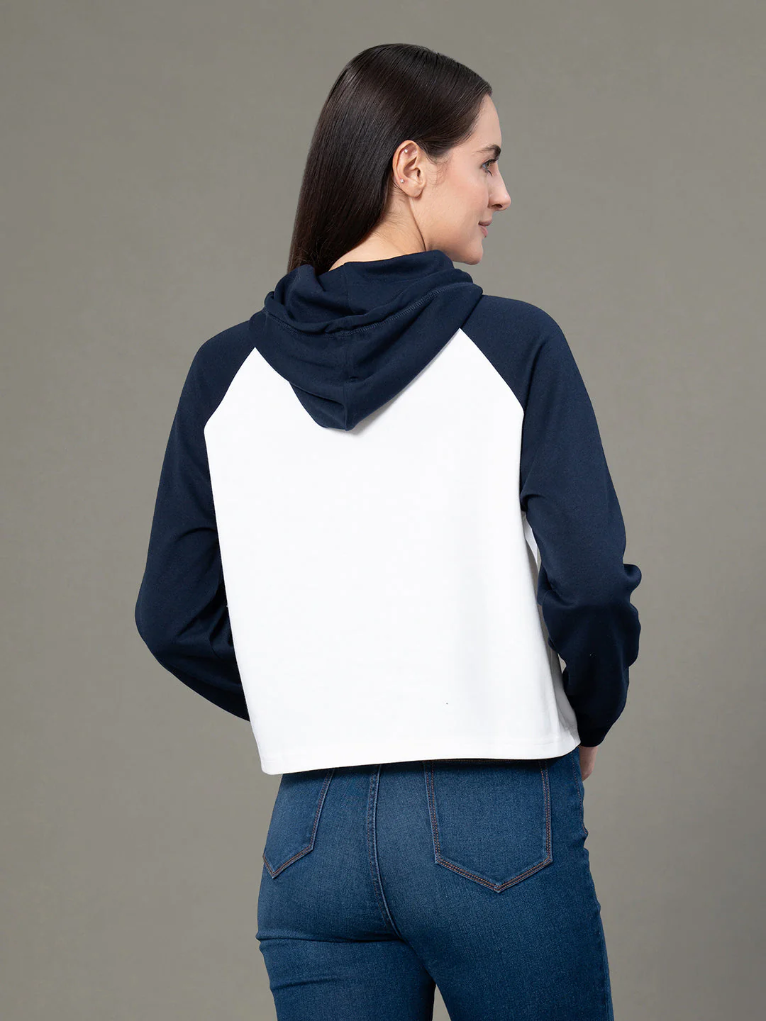 Women's Off White Poly Cotton Graphic Print Colorblock Reglan Sleeve Hoodie - Image 3