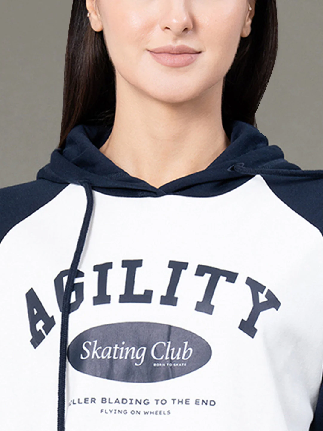 Women's Off White Poly Cotton Graphic Print Colorblock Reglan Sleeve Hoodie - Image 4